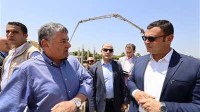 وزير الإسكان ومحافظ كفرالشيخ يتفقدان محطة معالجة صرف صحي الرميلي