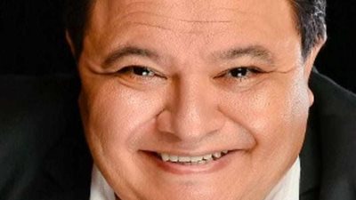 خالد جلال: تطبيق الحجز الإلكتروني في فرق البيت الفني للمسرح