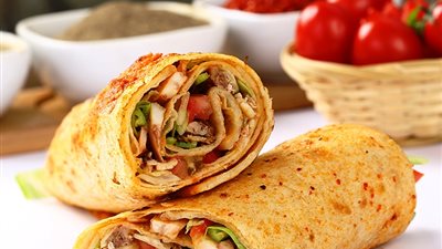 سندوتش الشاورما السوري أجمل وأصح وأوفر في البيت.. اعرفي الطريقة