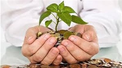 يقوم بكافة الفرائض ولا يتحسس البركة فى ماله يُجيبه ..امين الفتوى