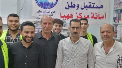 اقبال كبير علي معرض