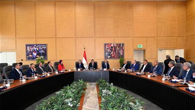 وزراء السياحة والإسكان والاستثمار خلال لقاء عدد من المستثمرين