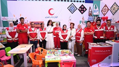 رئيسة الأمانة الفنية للتحالف الوطني للعمل الأهلي تزور معرض تنمية الأسرة بالعلمين