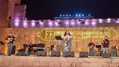 نسمه محجوب تتغنى بأعمال شرقية وغربية بمسرح المحكي