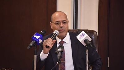 وزير العمل: البطالة تتراجع بسبب المشروعات العملاقة في عهد الرئيس وحريصون على استمرار دوران عجلات الإنتاج