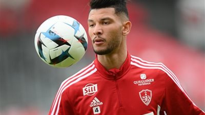 أشرف داري بديلا في مواجهة بريست أمام لانس بالدوري الفرنسي
