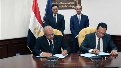الاتصالات : 11300 نسخة رقمية من دار الكتب على بوابة تراث مصر الرقمى