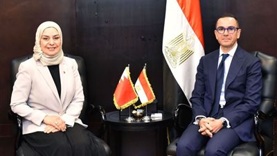 الخطيب: أهمية العمل على زيادة الاستثمارات البحرينية بالسوق المصري