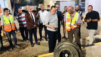 محافظ أسيوط يتفقد أعمال تطهير ورفع كفاءة محطة صرف صحي البركة