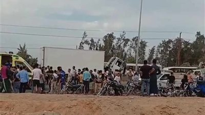 مصرع 3 أشخاص وإصابة 13 أخرون فى تصادم سيارتين بالشرقية