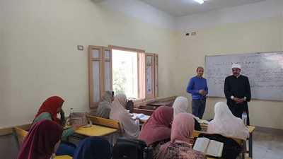 رئيس منطقة سوهاج الأزهرية يتفقد بدء الدراسة برواق العلوم الشرعية
