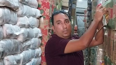 مصادرة اطعمةومشروبات فى حملات علي المحلات بالقنطرةغرب