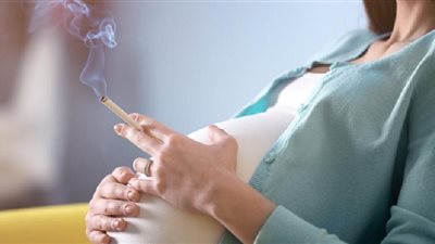 هل يتأثر الجنين بتدخين الأم أثناء الحمل ؟ دراسة تكشف