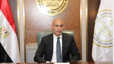 وزير التعليم يتوجه إلى فرنسا