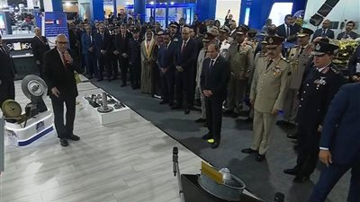 السيسي يتفقد جناح الهيئة العربية للتصنيع بمعرض مصر الدولي للطيران