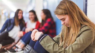 تعرف على أعراض التوحد المختلفة عند الأطفال والبالغين