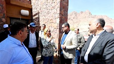 وزير الإسكان يتفقد المنتجع السياحي الجبلى والنزل البيئي بسانت كاترين