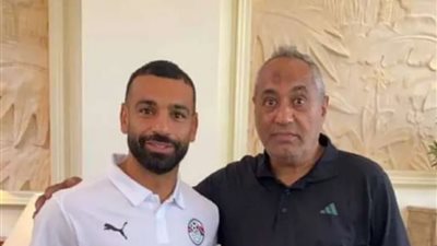 طالبنى بالسفر للخارج.. مكتشف صلاح يكشف كواليس جلسته مع قائد المنتخب