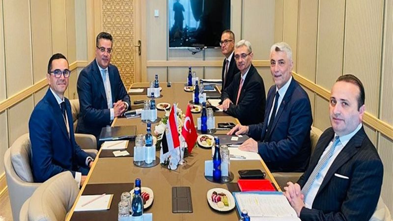 وزير الاستثمار ونظيره