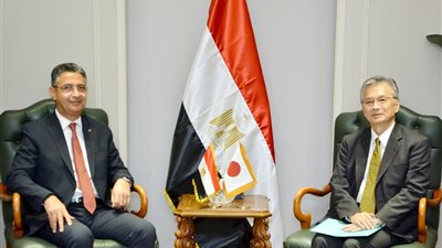 توطين صناعة الصوامع على مائدة مباحثات وزير التموين وسفير اليابان