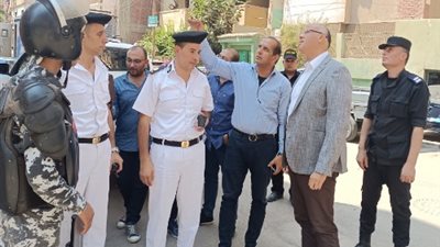 محافظ القليوبية يقود حملة لإزالة أدوار مخالفة بمنطقة الفلل ببنها