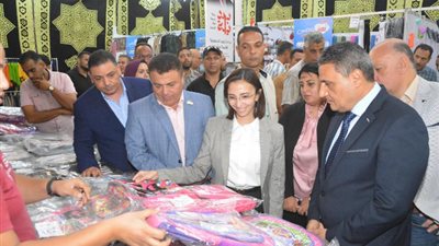 محافظ البحيرة تفتتح معرض اهلا مدارس بكفرالدوار