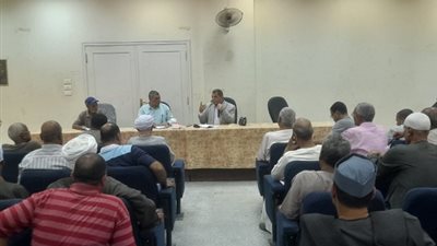 تعليم وطرق وإنارة وإسعاف مطالب المواطنين فى اليوم المفتوح بالأقصر