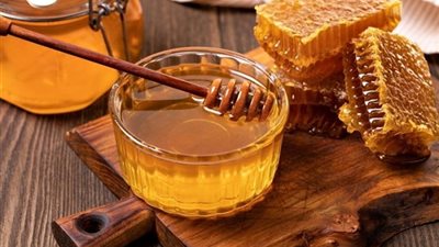 فوائد العسل للبشرة الدهنية