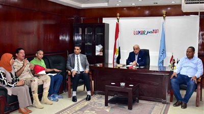 محافظ الأقصر يتابع اعمال منظومة التصالح والتقنين بإسنا