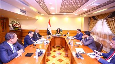 وزيرة التضامن تبحث مجالات دعم أصحاب الحرف اليدوية والتراثية