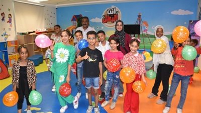 المكتبة المتنقلة بالأقصر تدعم الأطفال مرضى السرطان فى الصعيد