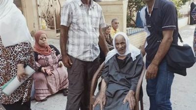 عمره ١٠٣ أعوام ..صابر بباوي يخوض امتحان محو الأمية بالإسكندرية