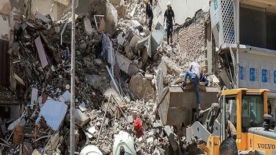 انهيار عقار في منطقة شبرا مصر والحماية المدنية تستخرج المصاببين