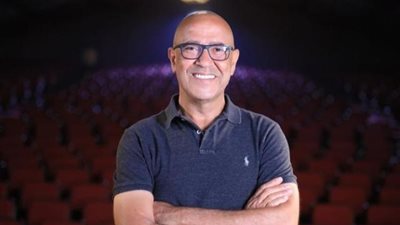 أشرف عبد الباقي يحتفل بعيد ميلاده الـ61
