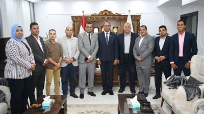 محافظ قنا يستقبل أعضاء محاكاة مجلس الشيوخ بالمحافظة
