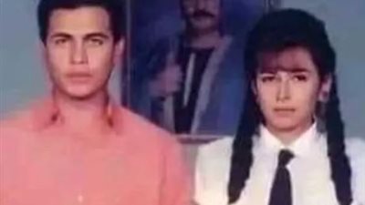 بالصور..محمد رياض يودع شقيقته سنية فى 