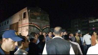 وزير النقل يتفقد موقع حادث قطاري الشرقية