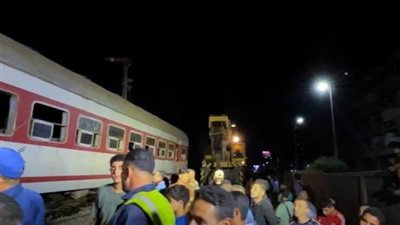 استمرار أعمال رفع آثار حادث قطاري الزقازيق