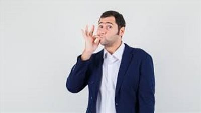من صحيح السنة كَثرةُ الكلامِ تُكثِرُ من زلات اللِّسانِ