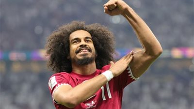 شاهد .. أكرم عفيف يسجل فى شباك العين الإماراتى