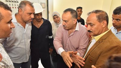 محافظ أسيوط يتفقد محطة مياه نجوع المعادي ومحطة مياه النواورة