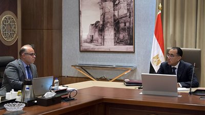 رئيس الوزراء يلتقي رئيس هيئة الرقابة المالية لبحث ملفات العمل