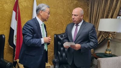 مصر وكوريا تناقشان سبل توسيع التعاون المشترك في النقل والصناعة