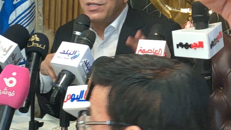 الفنان مصطفى كامل