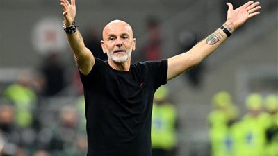 بيولي يوقع عقود تدريب النصر