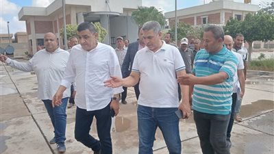 مسئولو المجتمعات العمرانية يتفقدون محطات المياه بالصالحية الجديدة