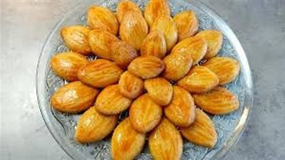 حلويات شرقية شهية..اليك طريقة عمل رموش الست