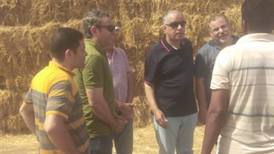 الزراعة والبيئة يتابعان منظومة جمع وتدوير قش الارز