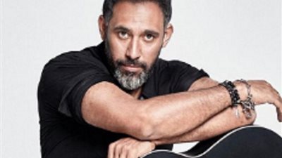 عمرو مصطفى يكتشف الشباب الواعد فى أغنيته 