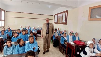 محافظ بني سويف يتابع انتظام الدراسة في العام الدراسي الجديد